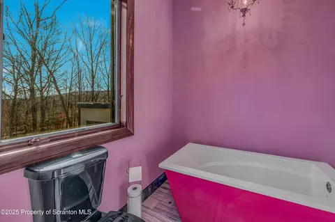 Bath - 815 Oak St, Archbald, PA 18403 photo 16 of 19
