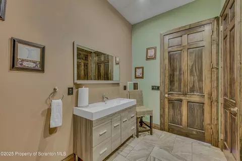 Bath - 815 Oak St, Archbald, PA 18403 photo 11 of 19