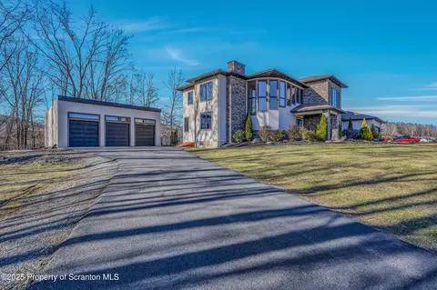 Exterior - 815 Oak St, Archbald, PA 18403 photo 8 of 17