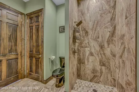 Bath - 815 Oak St, Archbald, PA 18403 photo 10 of 19