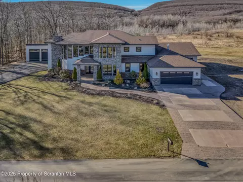 Exterior - 815 Oak St, Archbald, PA 18403 photo 16 of 17