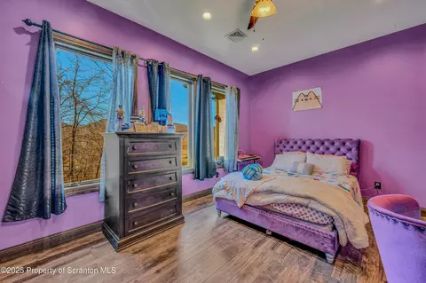 Bedroom - 815 Oak St, Archbald, PA 18403 photo 12 of 14
