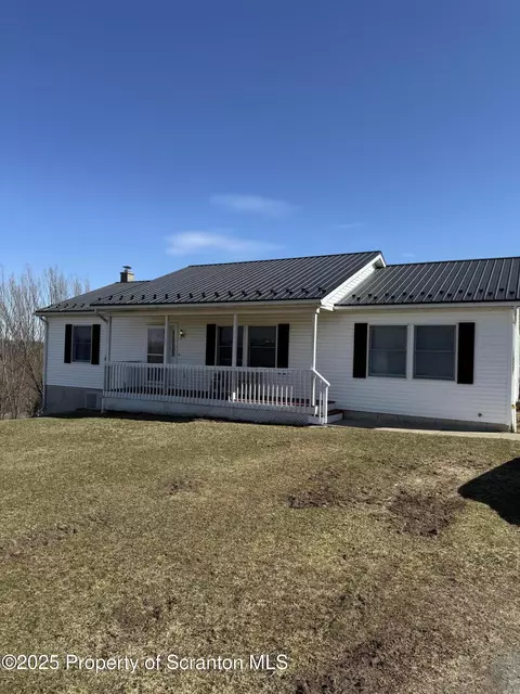 172 Hillview Dr, Factoryville, PA 18419