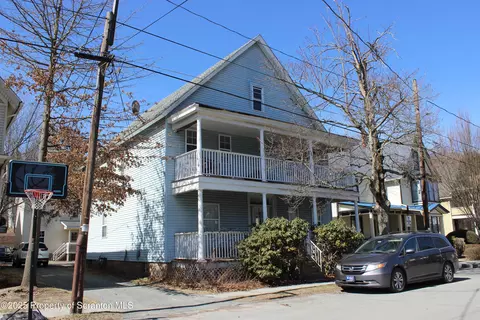 1302-1304 West St, Honesdale, PA 18431