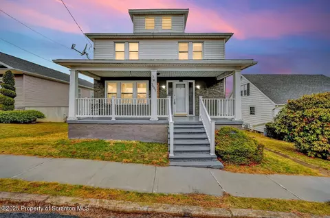 3622 Lawrence Ave, Moosic, PA 18507