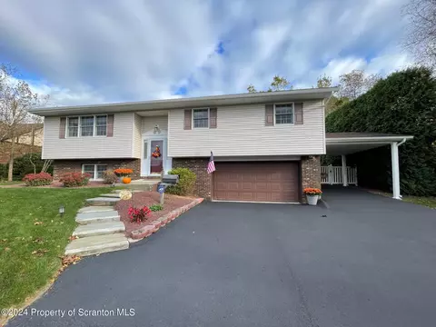612 Park, Mayfield, PA 18433