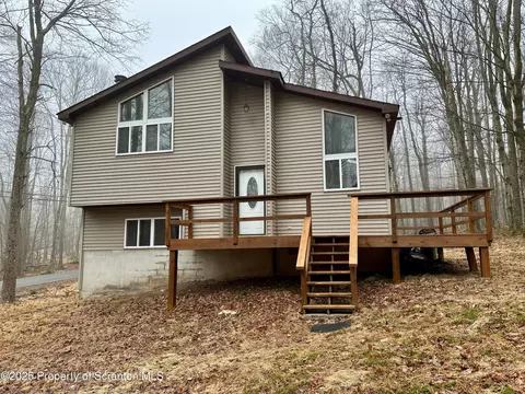 1001 Chesnut Dr, Newfoundland, PA 18445
