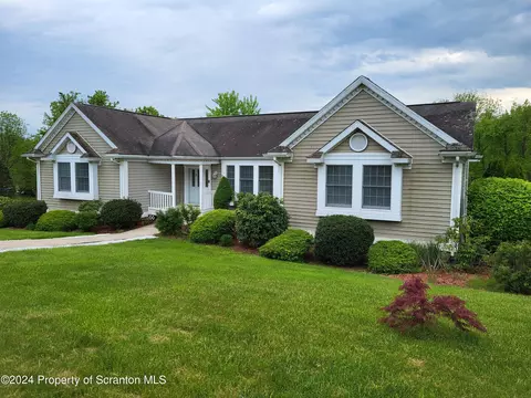 204 Highfield Dr, Tunkhannock, PA 18657
