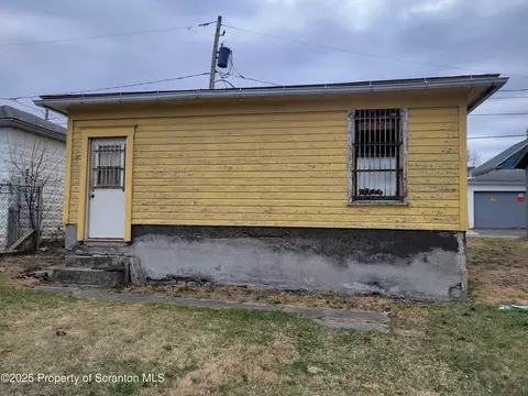 816 Prescott Aveue, Scranton, PA 18510 photo 3