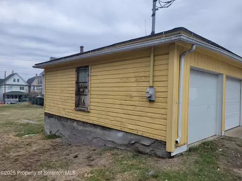 816 Prescott Aveue, Scranton, PA 18510 photo 4