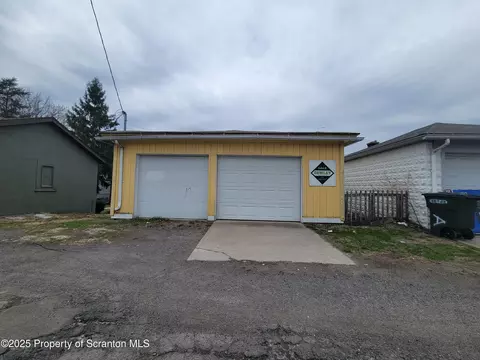 816 Prescott Aveue, Scranton, PA 18510 photo 2