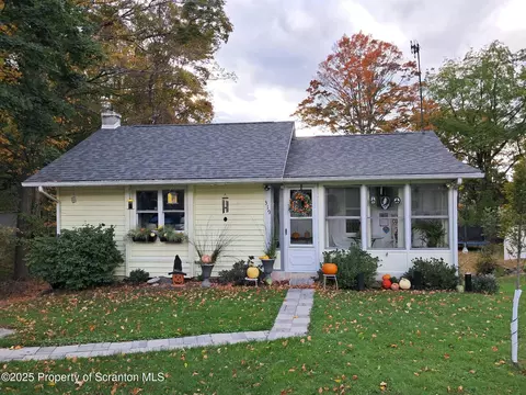 319 Columbia Ave, Clarks Summit, PA 18411