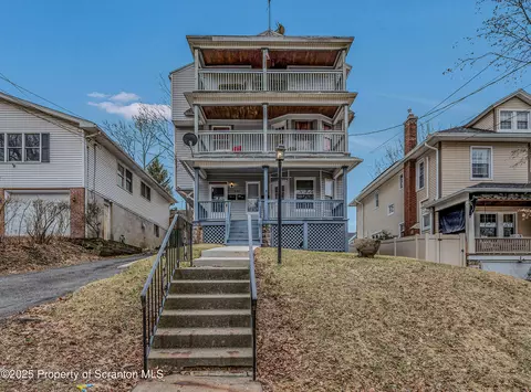 934 Woodlawn, Scranton, PA 18509