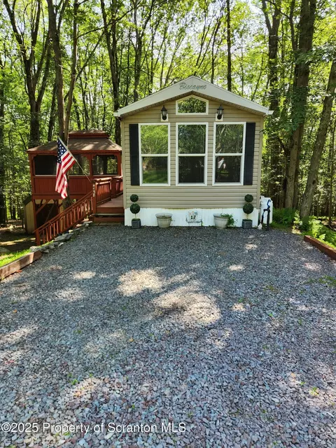458 Turkey Ter, Covington Twp, PA 18424