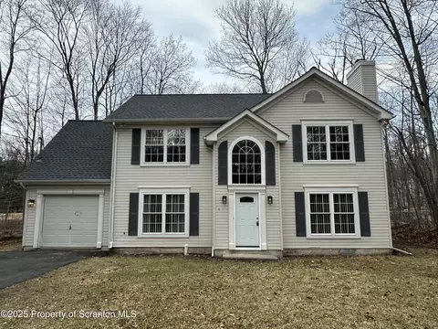 148 White Pine Trl, East Stroudsburg, PA 18301