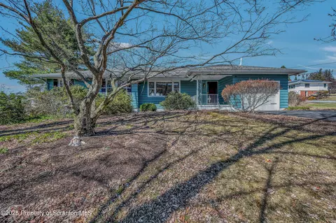 14 Laurel Dr, Scott Twp, PA 18411