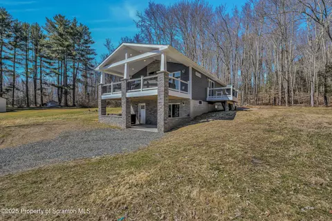 163 Pedrick Rd, Nicholson, PA 18446