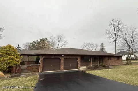108 Dogwood Cir, Scranton, PA 18504