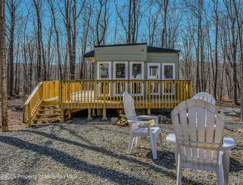 119 Holiday Dr, Covington Twp, PA 18424