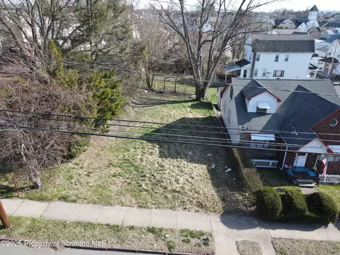 284 Blackman St, Wilkes-barre, PA 18702