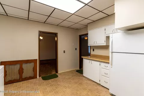 1326 E Mt Rd, Scranton, PA 18505 photo 5