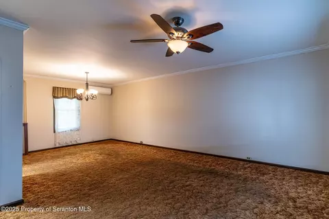 1326 E Mt Rd, Scranton, PA 18505 photo 9