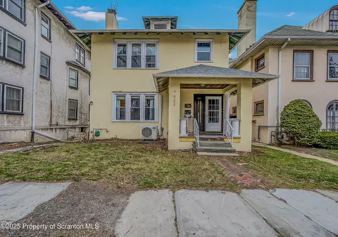 933 Clay Ave, Scranton, PA 18510