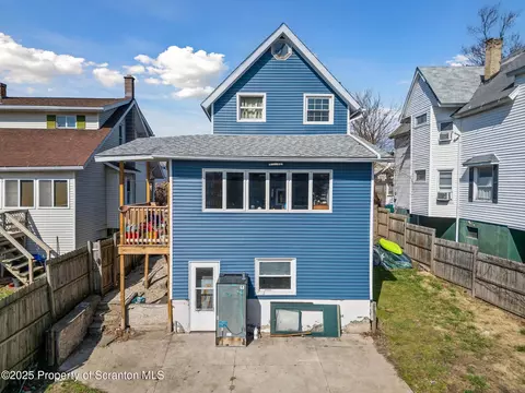 1237 Snyder Ave, Scranton, PA 18504 photo 9