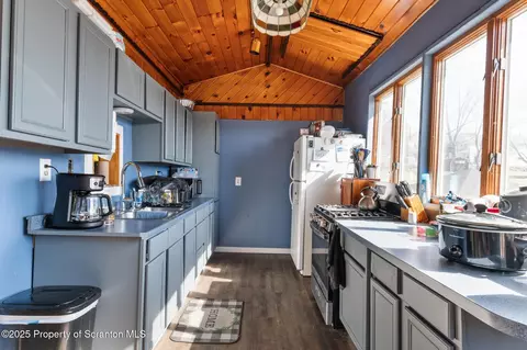 1237 Snyder Ave, Scranton, PA 18504 photo 25