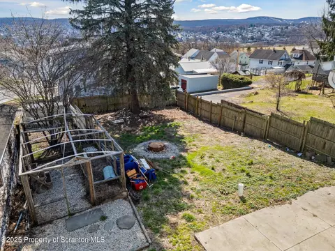 1237 Snyder Ave, Scranton, PA 18504 photo 10