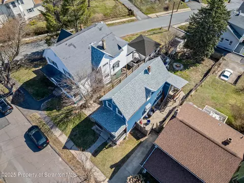 1237 Snyder Ave, Scranton, PA 18504 photo 4