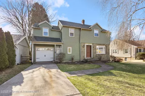 32 Yeager Ave, Shavertown, PA 18708