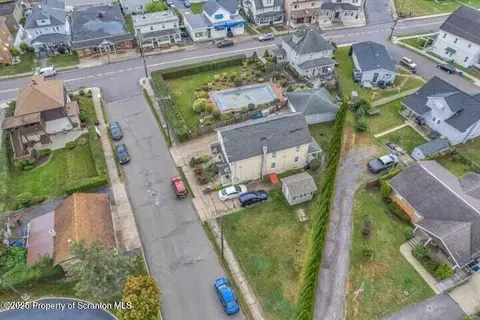 210-212 Pine St, Old Forge, PA 18518 photo 4