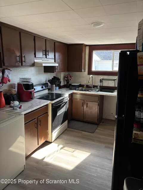 32 34 Froebel, Simpson, PA 18407 photo 4