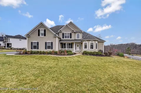 101 Tracy Ln, Scranton, PA 18505