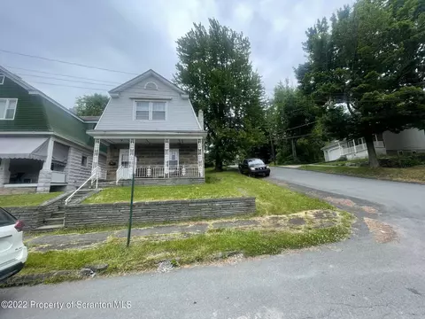 79 Grove St, Carbondale, PA 18407