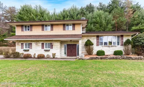 308 Overbrook Ave, Dallas, PA 18612