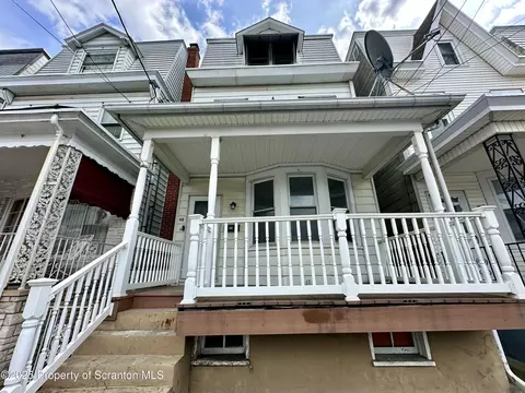 48 S Coal St, Port Carbon, PA 17965