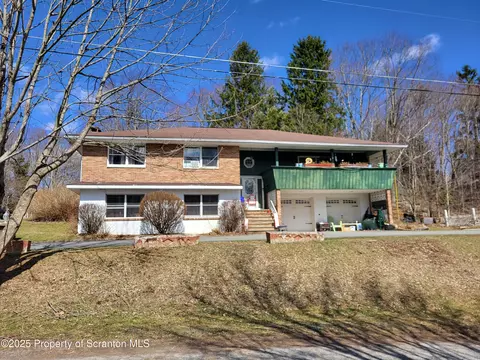 31 Ridge St, Forest City, PA 18421