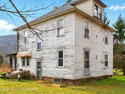 110 Bluegrass Rd, Tunkhannock, PA 18657