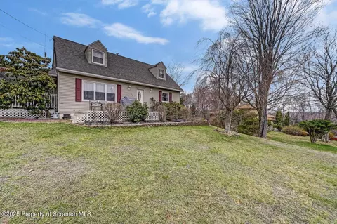 618 Beech St, Moscow, PA 18444