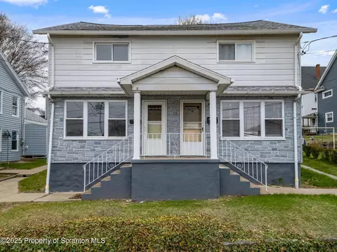 410-412 Grove St, Avoca, PA 18641