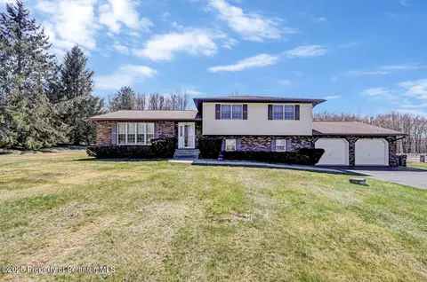 12 Patricia Cir, Spring Brook, PA 18444