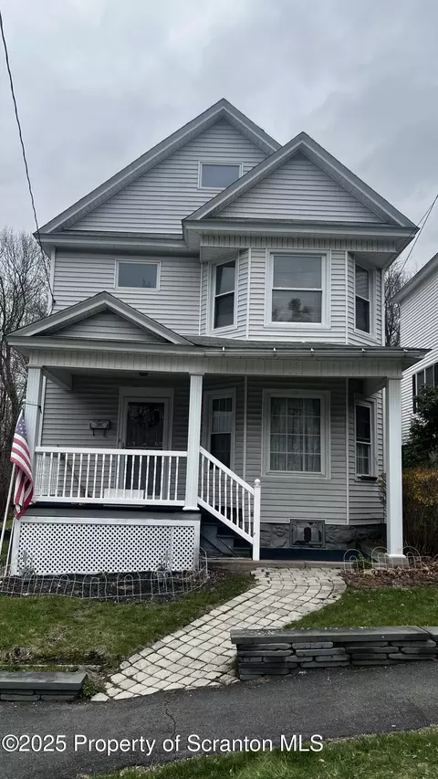 169 Lincoln Ave, Carbondale, PA 18407