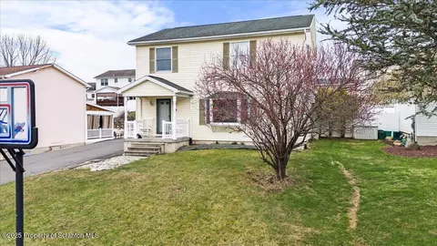 209 Bubernak Blvd, Old Forge, PA 18518