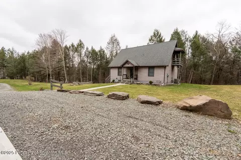 474 Bell Mountain Rd, Greenfield Township, PA 18407