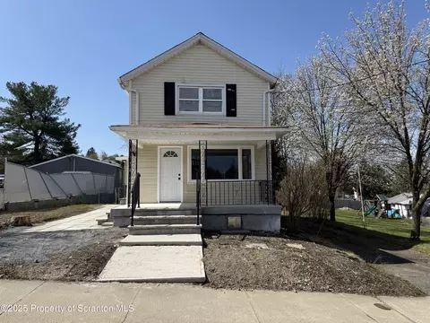 662 Sanderson St, Throop, PA 18512