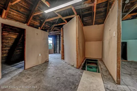 Entry Way - 780 E Drinker St, Dunmore, PA 18512 photo 14 of 14