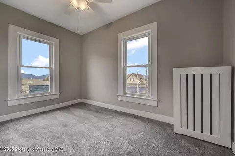 Bedroom - 780 E Drinker St, Dunmore, PA 18512 photo 4 of 13