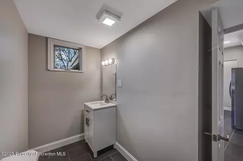 Bath - 780 E Drinker St, Dunmore, PA 18512 photo 2 of 4